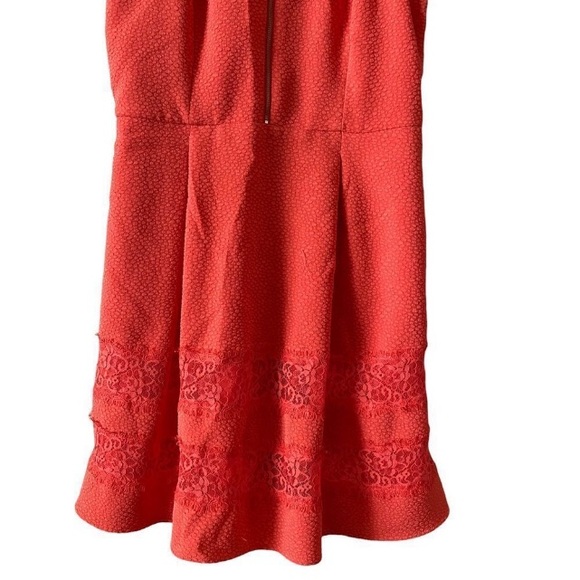 Express dress - Picture 3 of 10